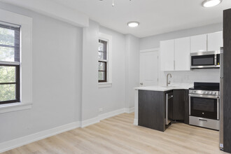 6026 N Winthrop Ave in Chicago, IL - Building Photo - Building Photo