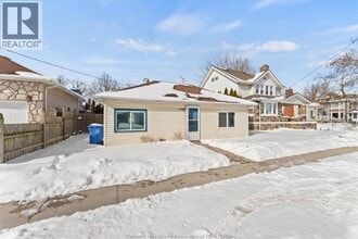 115 Victoria St N in Essex, ON - Building Photo - Building Photo