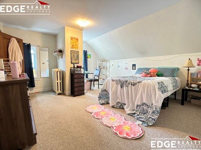 15 Elko St, Unit 2 in Boston, MA - Foto de edificio - Building Photo