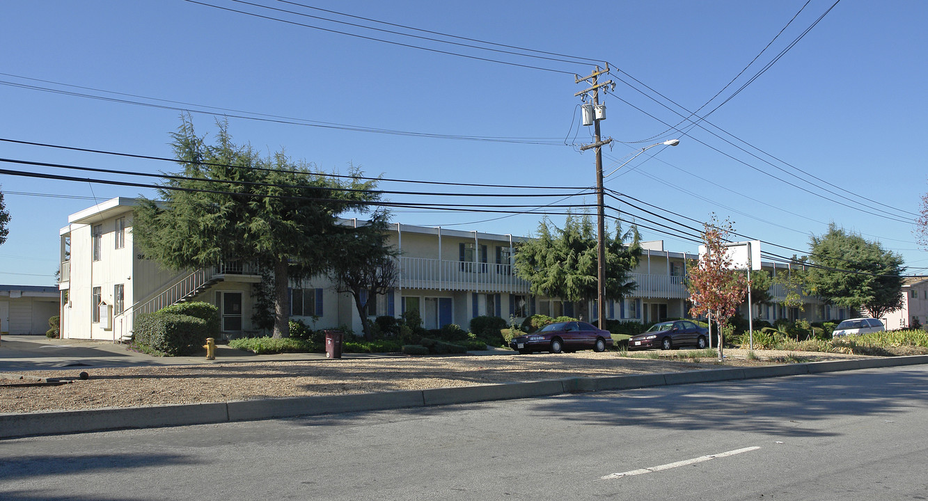 35607 Newark Blvd in Newark, CA - Building Photo