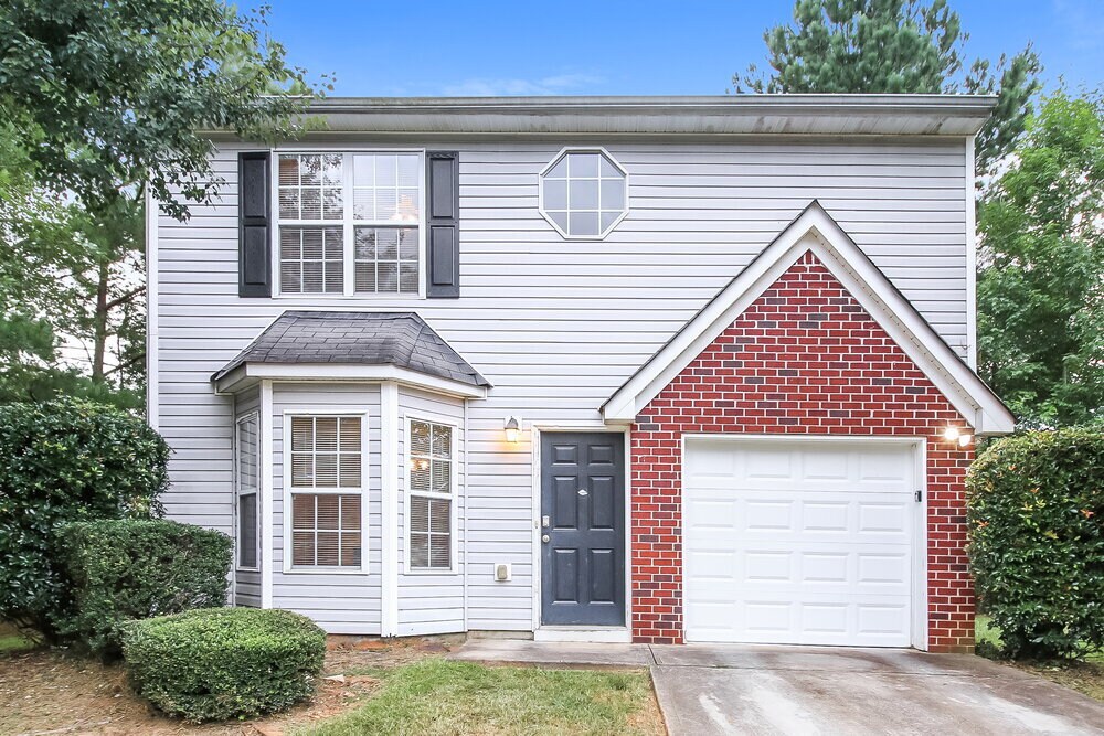 4736 Bob White Run in Stonecrest, GA - Building Photo