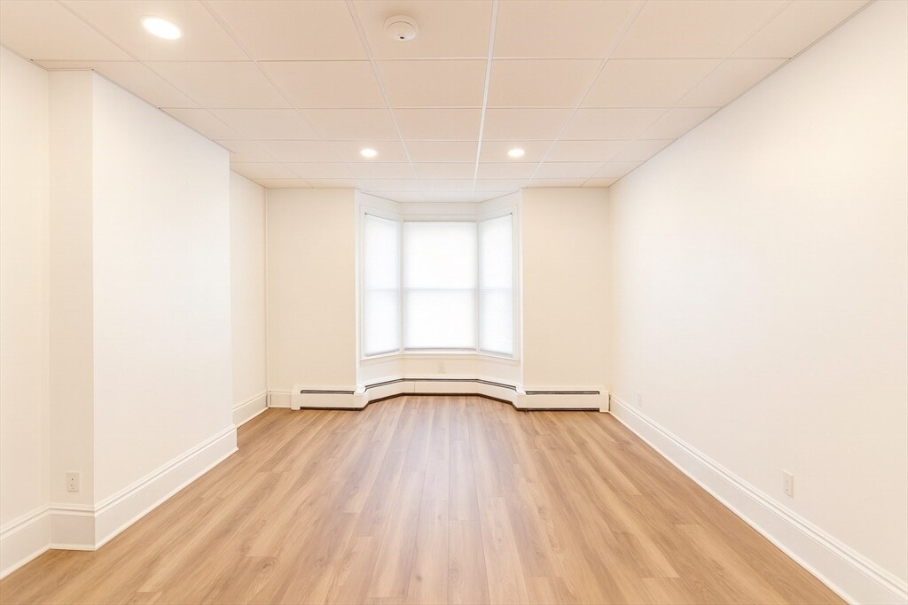 303 Princeton St in Boston, MA - Building Photo