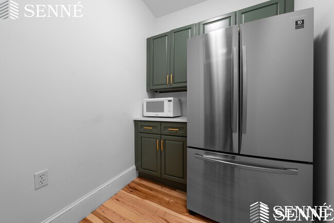 21 Trowbridge St, Unit 1 in Cambridge, MA - Building Photo - Building Photo