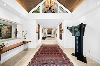 9000 Arvida Dr in Coral Gables, FL - Building Photo - Building Photo