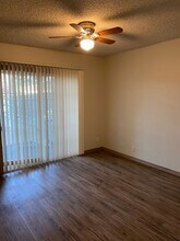 7252 Florin Mall Dr in Sacramento, CA - Building Photo - Building Photo