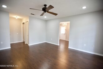 5201 Atlantic Blvd in Jacksonville, FL - Building Photo - Building Photo