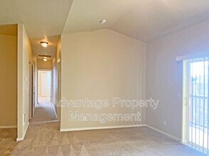 519 Catron St N in Monmouth, OR - Foto de edificio - Building Photo