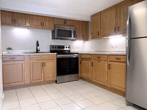 353 Hillside St, Unit 353 Hillside #1 in Asheville, NC - Building Photo - Building Photo