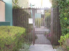 1824 Manning Ave-Unit -1 in Los Angeles, CA - Building Photo - Building Photo