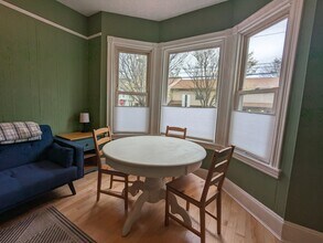 241 Spring St, Unit 1F in Portland, ME - Foto de edificio - Building Photo