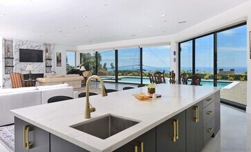 1168 Muirlands Vista Way in La Jolla, CA - Building Photo - Building Photo