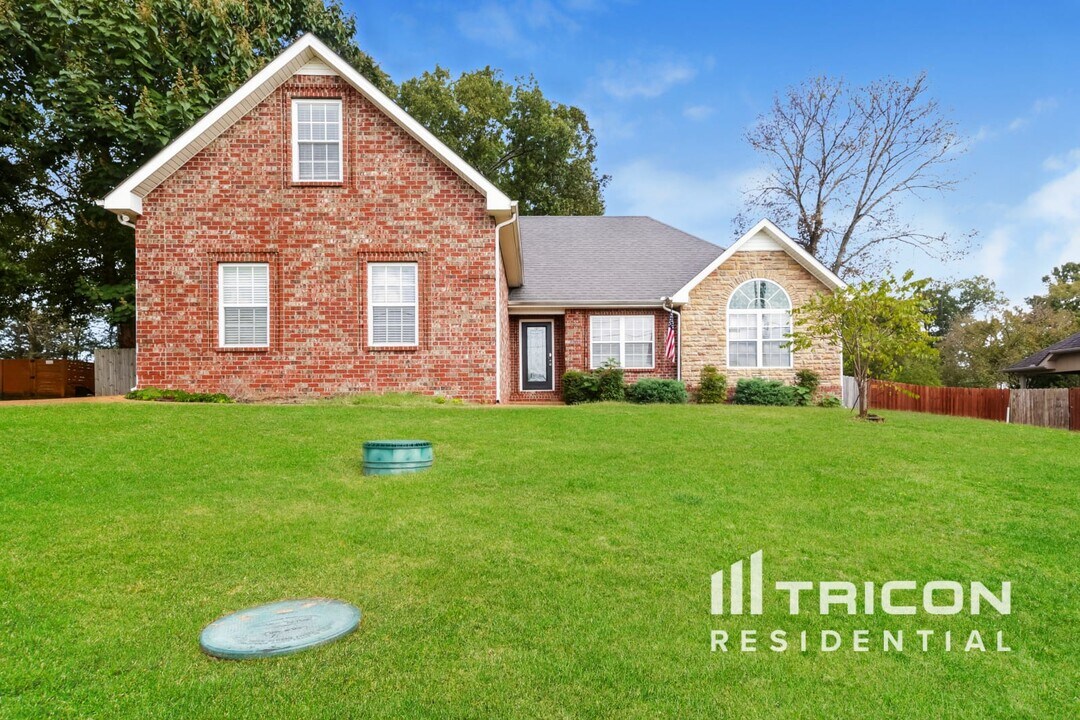 1006 Cascade Falls Dr in Murfreesboro, TN - Building Photo