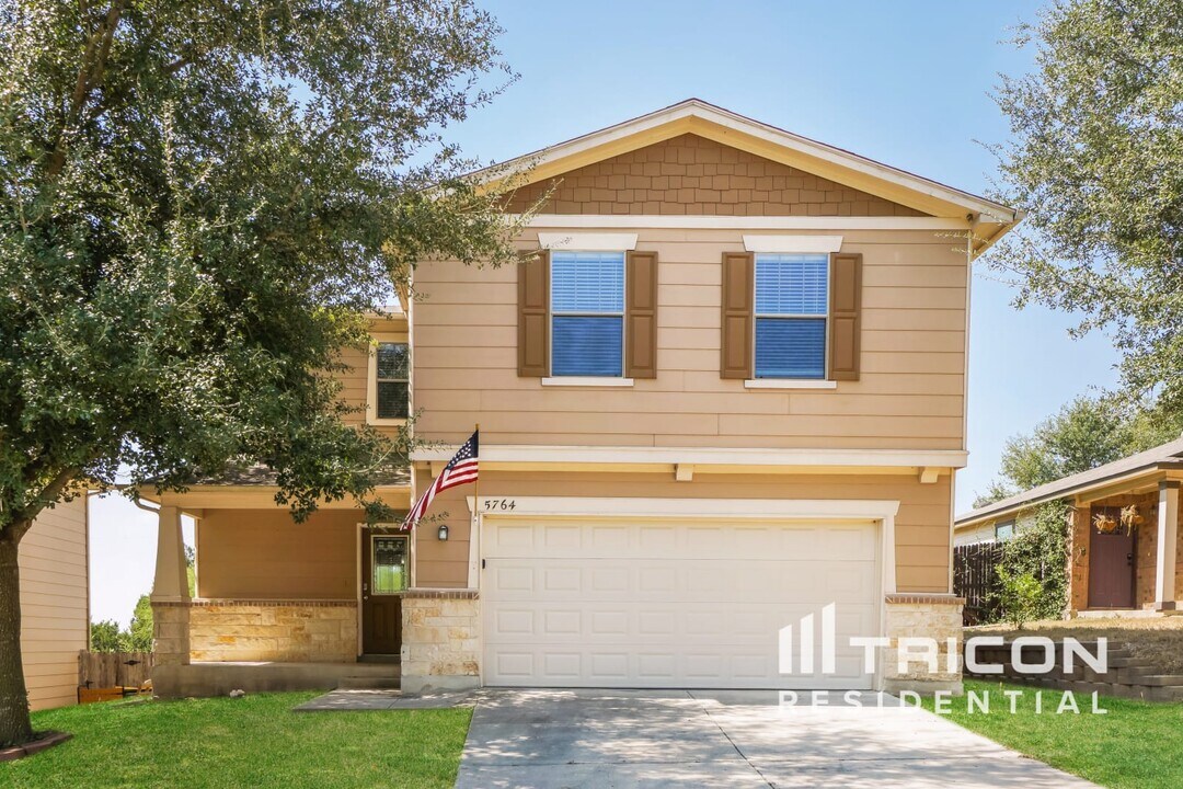 5764 Maxfli Dr in Schertz, TX - Building Photo