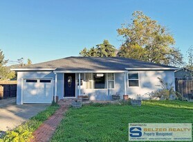 1521-1523 Talmage Ct in Ukiah, CA - Building Photo