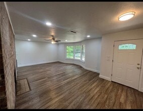 7012 TX-56 in Sherman, TX - Building Photo - Building Photo