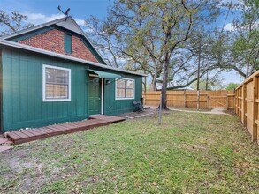 414 N Avenue C in Humble, TX - Building Photo - Building Photo