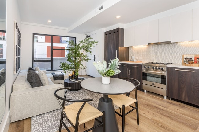 1288 Howard St, Unit 331 in San Francisco, CA - Building Photo - Building Photo