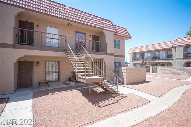 property at 4300 N Lamont St