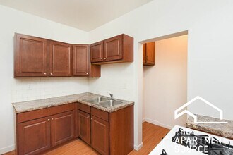 4811 W Warwick Ave in Chicago, IL - Foto de edificio - Building Photo