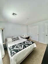 10571 Moss Lake St in Las Vegas, NV - Foto de edificio - Building Photo