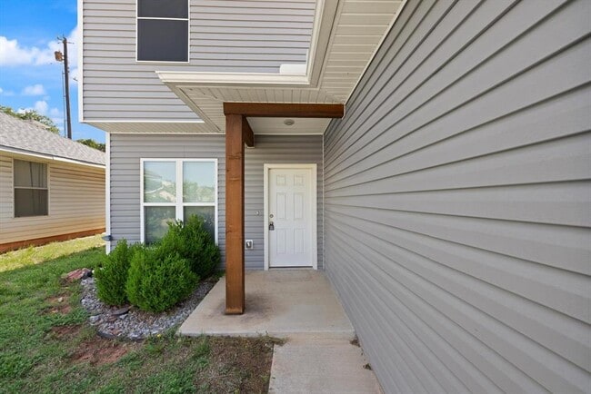 428 Belmont Cir in Edmond, OK - Building Photo - Building Photo
