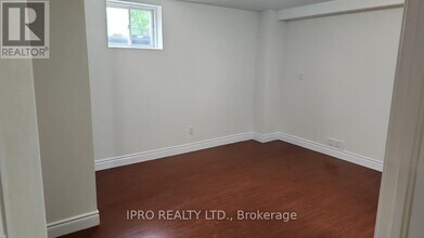 36 Clarion Rd in Brampton, ON - Building Photo - Building Photo