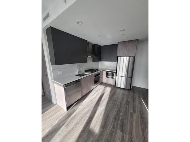 10750-1135A 135a St in Surrey, BC - Building Photo - Building Photo