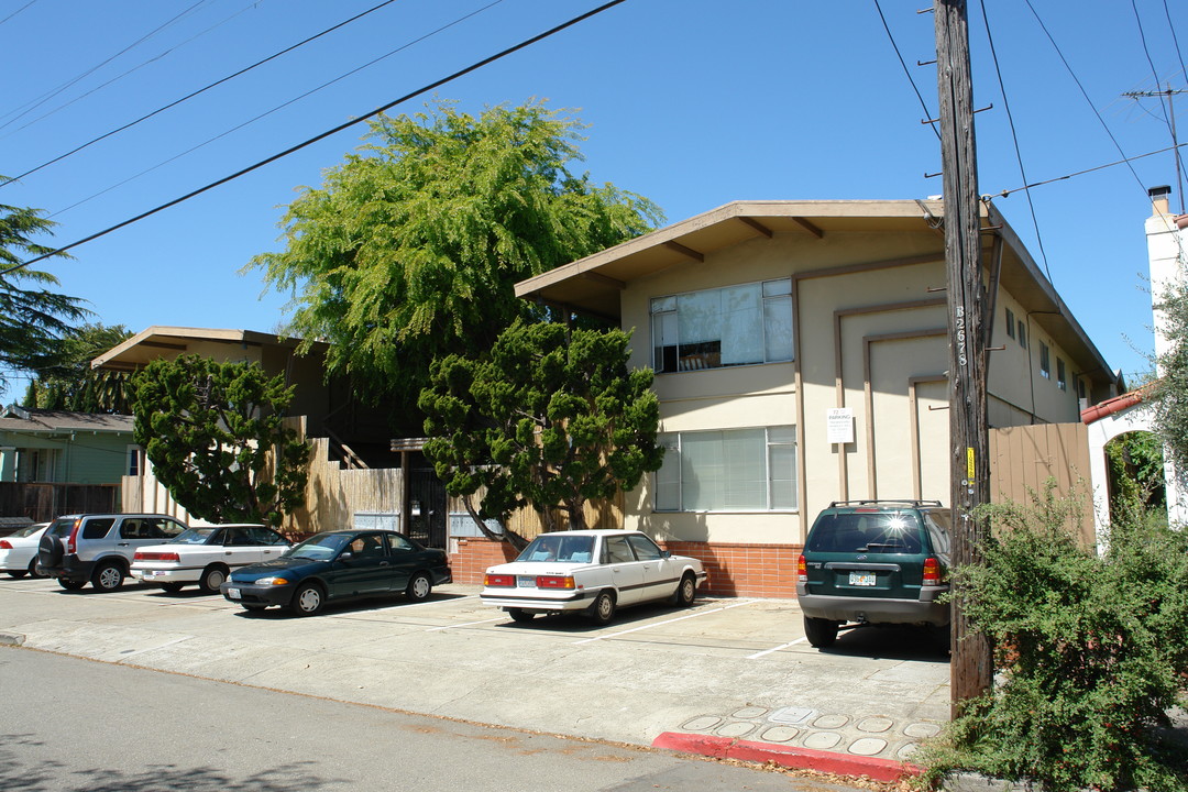 1621 Blake St in Berkeley, CA - Building Photo