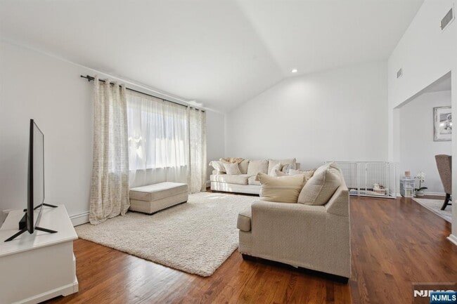 29 Herold Dr in Glen Rock, NJ - Building Photo - Building Photo