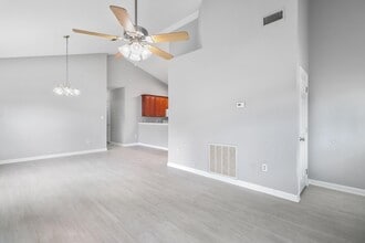 11517 Acorn Dr in Gulfport, MS - Foto de edificio - Building Photo
