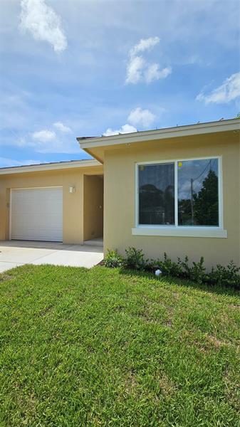 324 NE 34th St in Oakland Park, FL - Building Photo - Building Photo