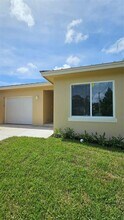 324 NE 34th St in Oakland Park, FL - Building Photo - Building Photo
