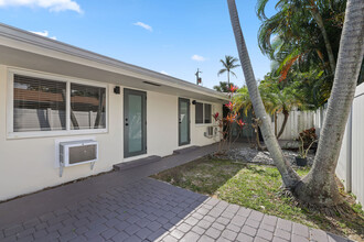 1634 NE 4th Pl, Unit Apartment 2 in Fort Lauderdale, FL - Building Photo - Building Photo