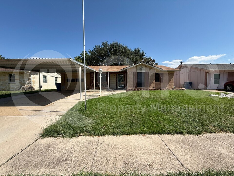 362 S Shore Pl in Lewisville, TX - Building Photo