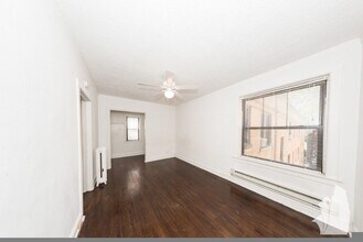 2237 N Bissell St in Chicago, IL - Foto de edificio - Building Photo