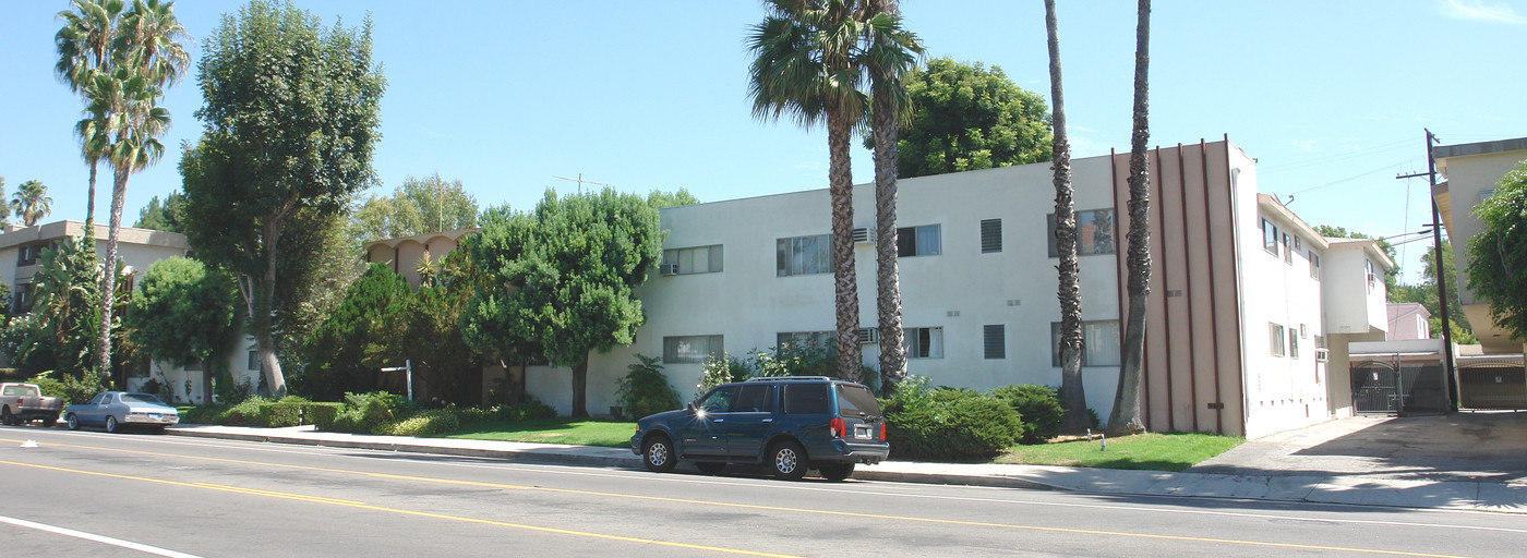 The Continental in Studio City, CA - Building Photo