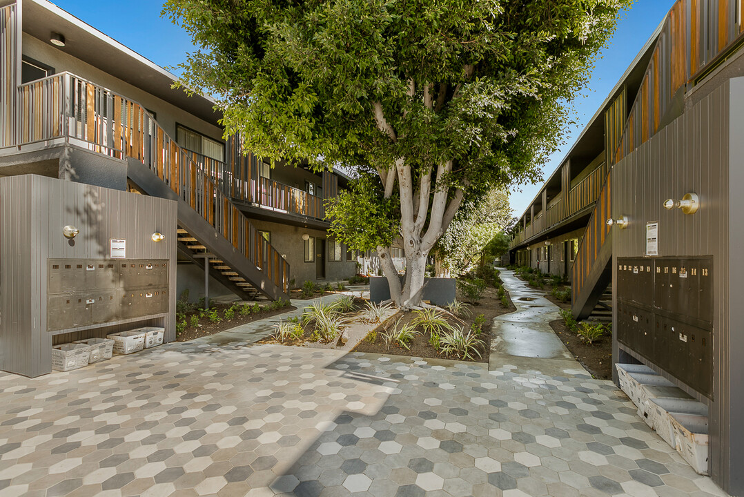 4136 Grandview in Los Angeles, CA - Foto de edificio