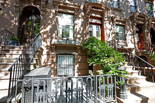 412 1/2 Clinton St in Brooklyn, NY - Foto de edificio - Building Photo