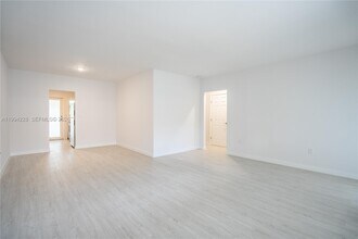 1185 98th St in Bay Harbor Islands, FL - Building Photo - Building Photo