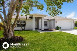 1152 Essen Ave NW in Palm Bay, FL - Foto de edificio - Building Photo