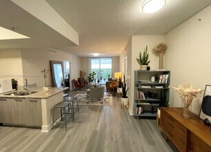 2700 SW 27th Ave in Miami, FL - Building Photo - Building Photo