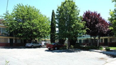 Riley Court in Concord, CA - Foto de edificio - Building Photo