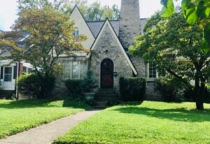 136 Shawnee Pl in Lexington, KY - Building Photo