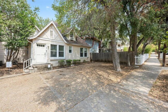 1110 W 22nd St in Austin, TX - Building Photo - Building Photo