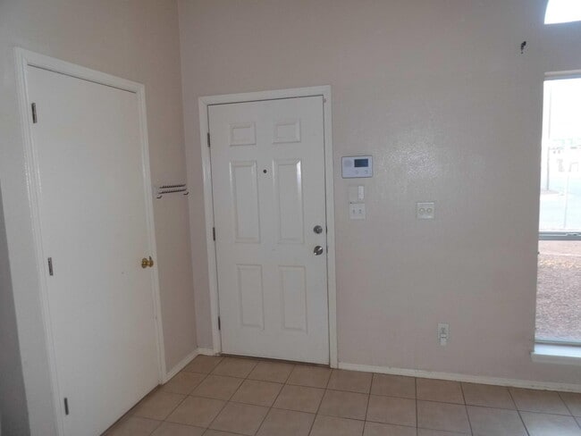 2260 Tierra De Paz Way in El Paso, TX - Building Photo - Building Photo