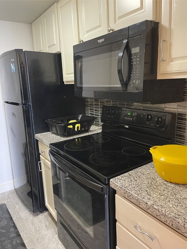 7510 Hornwood Dr in Houston, TX - Building Photo - Building Photo