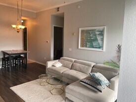 700 S Harbour Island Blvd, Unit Parkcrest Unit 835 in Tampa, FL - Building Photo