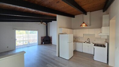 7269 Willow St-Unit -Unit B in Sebastopol, CA - Building Photo - Building Photo