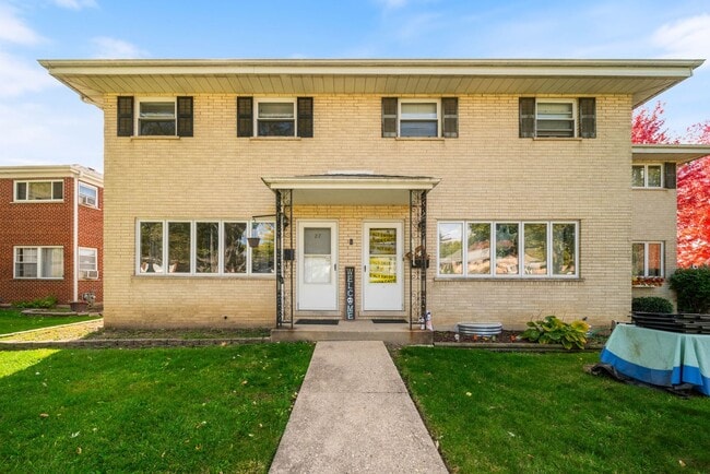 property at 27 E Thorndale Ave