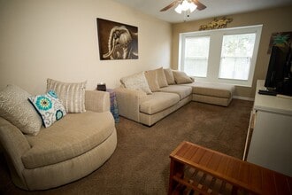 536 Vincinda Crest Way in Tampa, FL - Building Photo - Building Photo